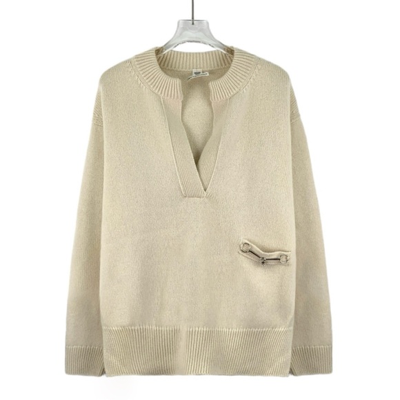 Hermes Elegant Cream Sweater with Zipper Detail - Picture 1 of 6